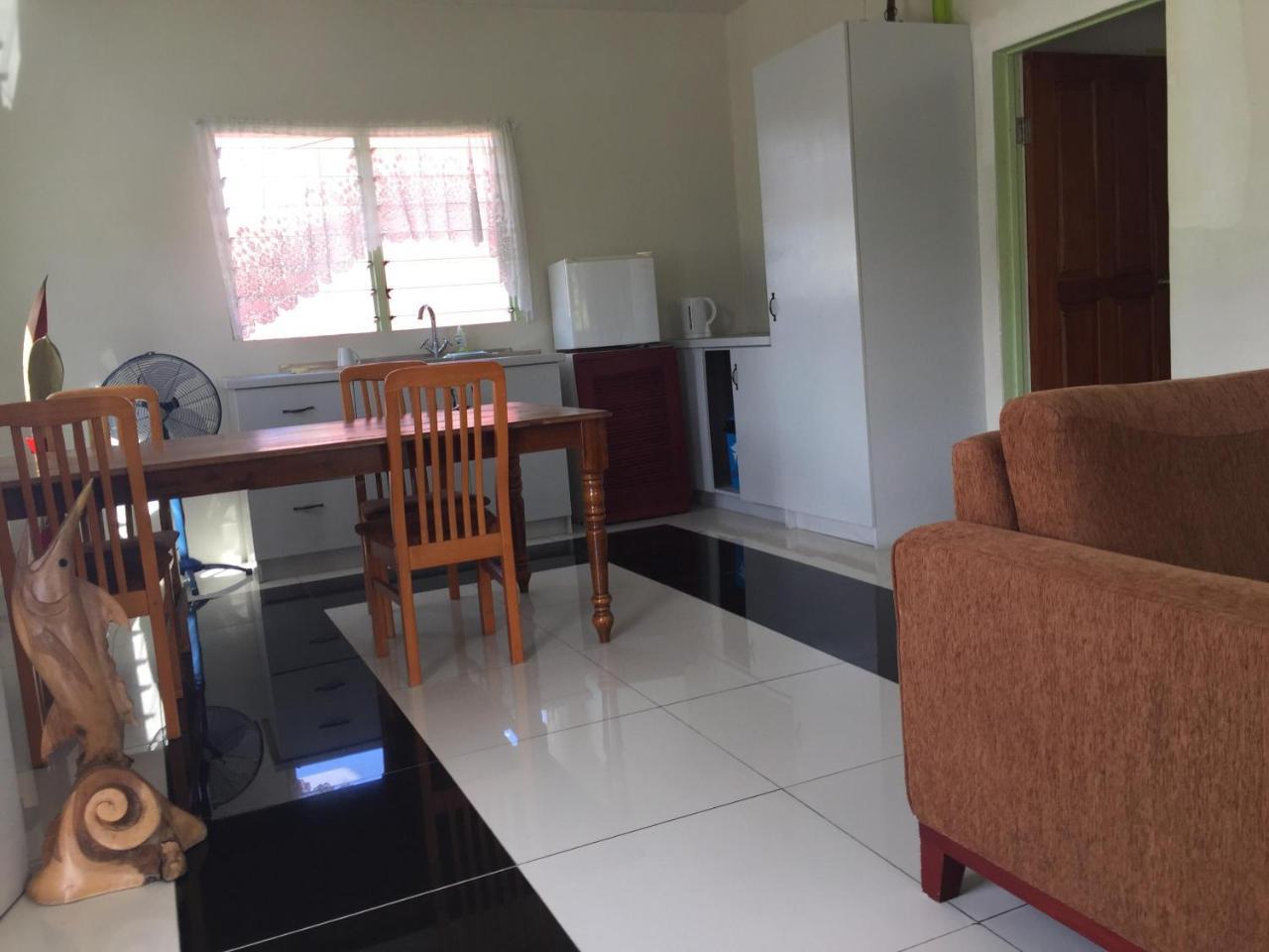 Malau Lodge Нукуалофа Екстер'єр фото