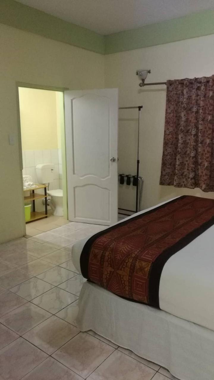 Malau Lodge Нукуалофа Екстер'єр фото